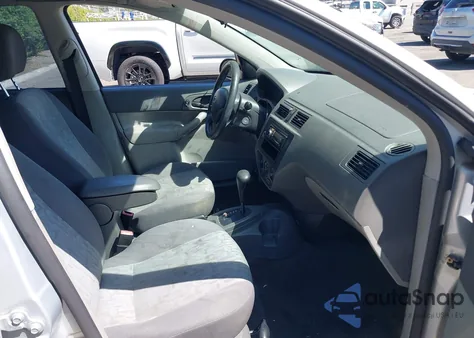 2005 Ford Focus Zx4 z USA, uszkodzony, nr VIN 1FAFP34N35W257578